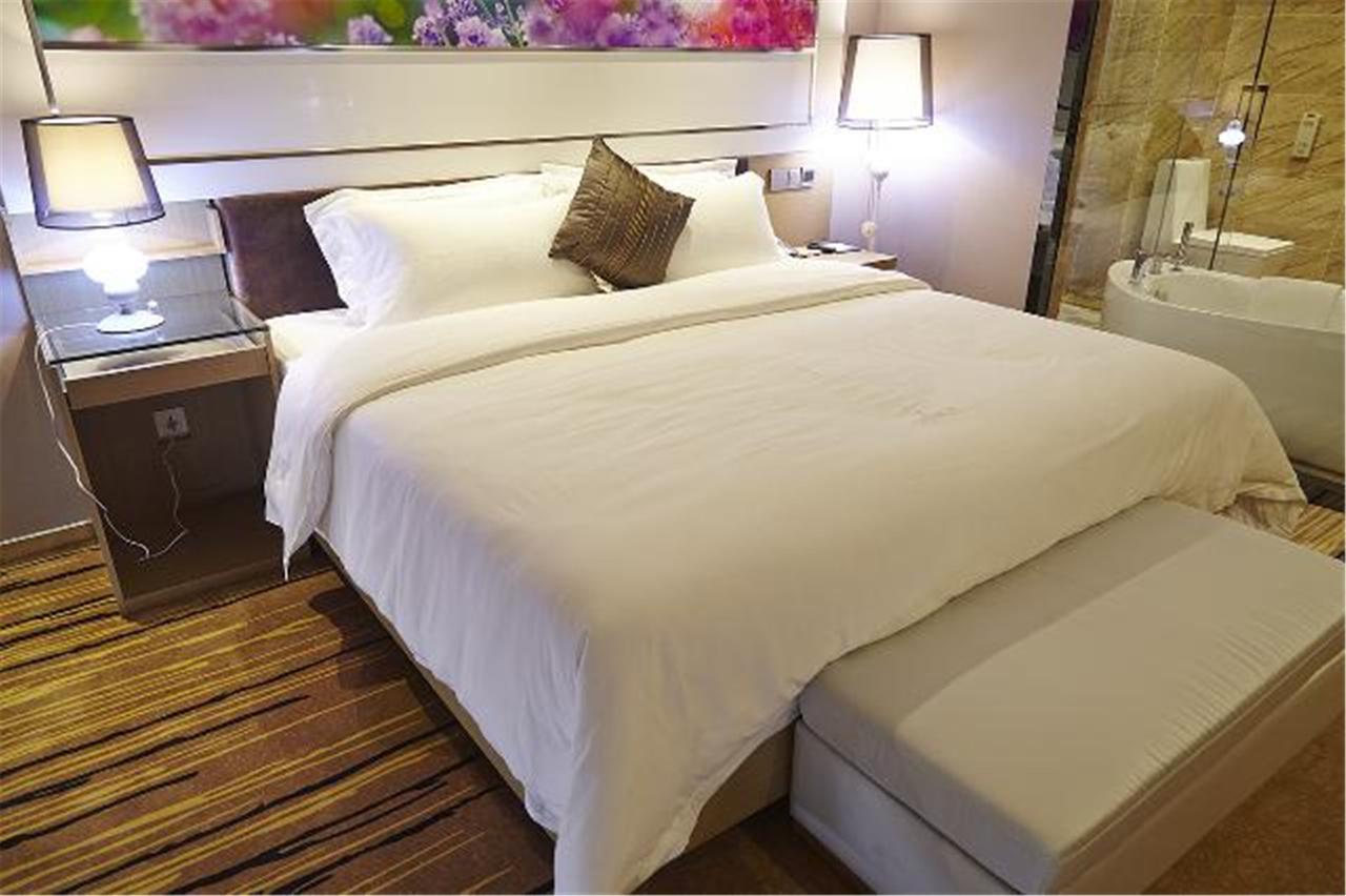 Lavande Hotel Baogang Avenue Guangbai Xinyi Branch Cantón Exterior foto