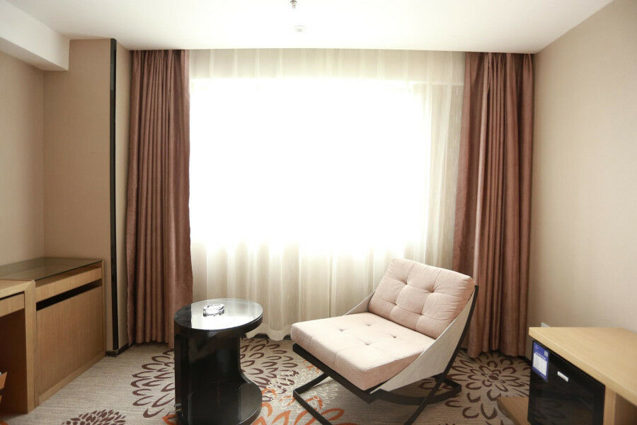 Lavande Hotel Baogang Avenue Guangbai Xinyi Branch Cantón Exterior foto