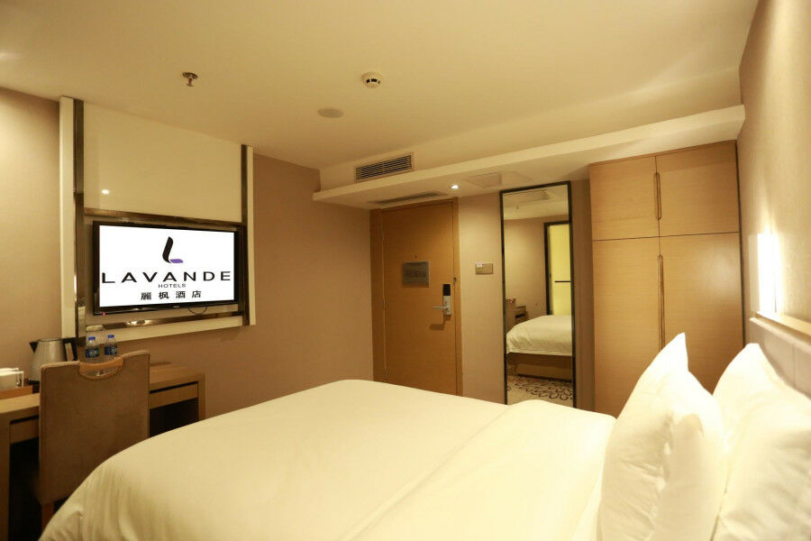 Lavande Hotel Baogang Avenue Guangbai Xinyi Branch Cantón Exterior foto