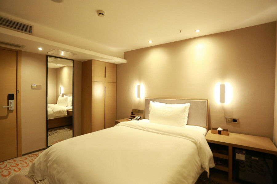 Lavande Hotel Baogang Avenue Guangbai Xinyi Branch Cantón Exterior foto